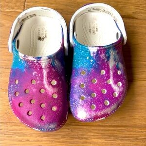 Crocs galaxy shoes toddler 7